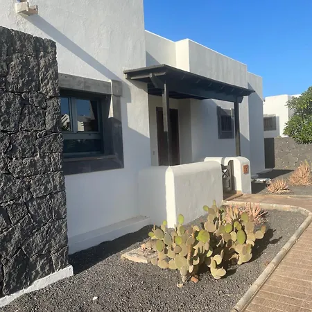 Faro Park Bella Heated Pool 度假居